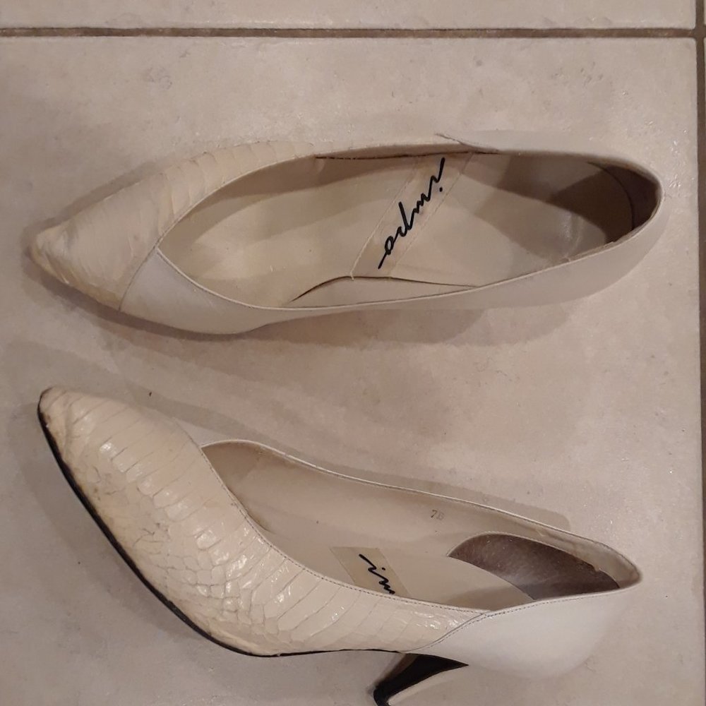 IMPO SNAKESKIN PUMPS SIZE 7B
